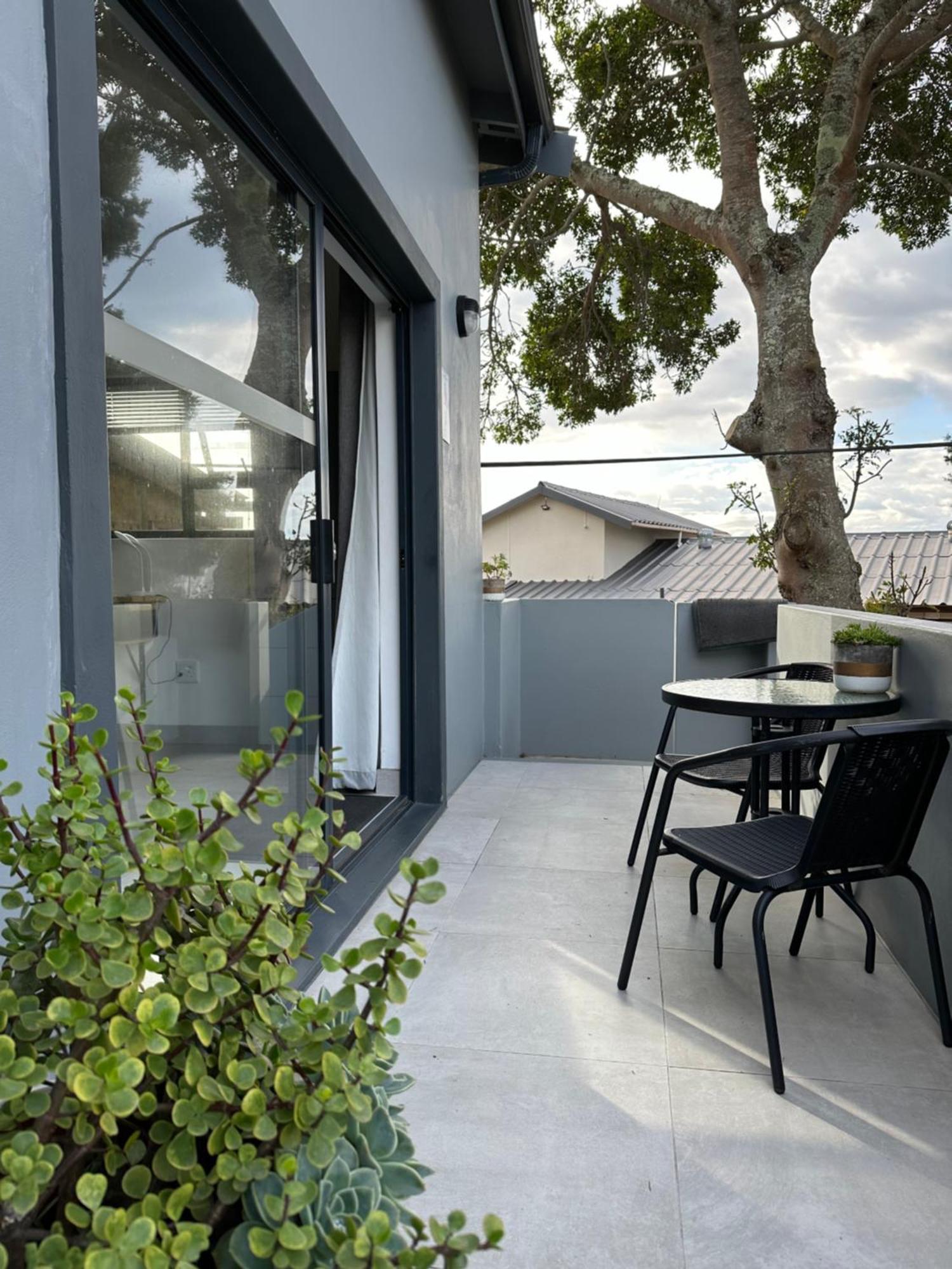 Modern Apartments Downtown Plettenberg Bay Exterior photo