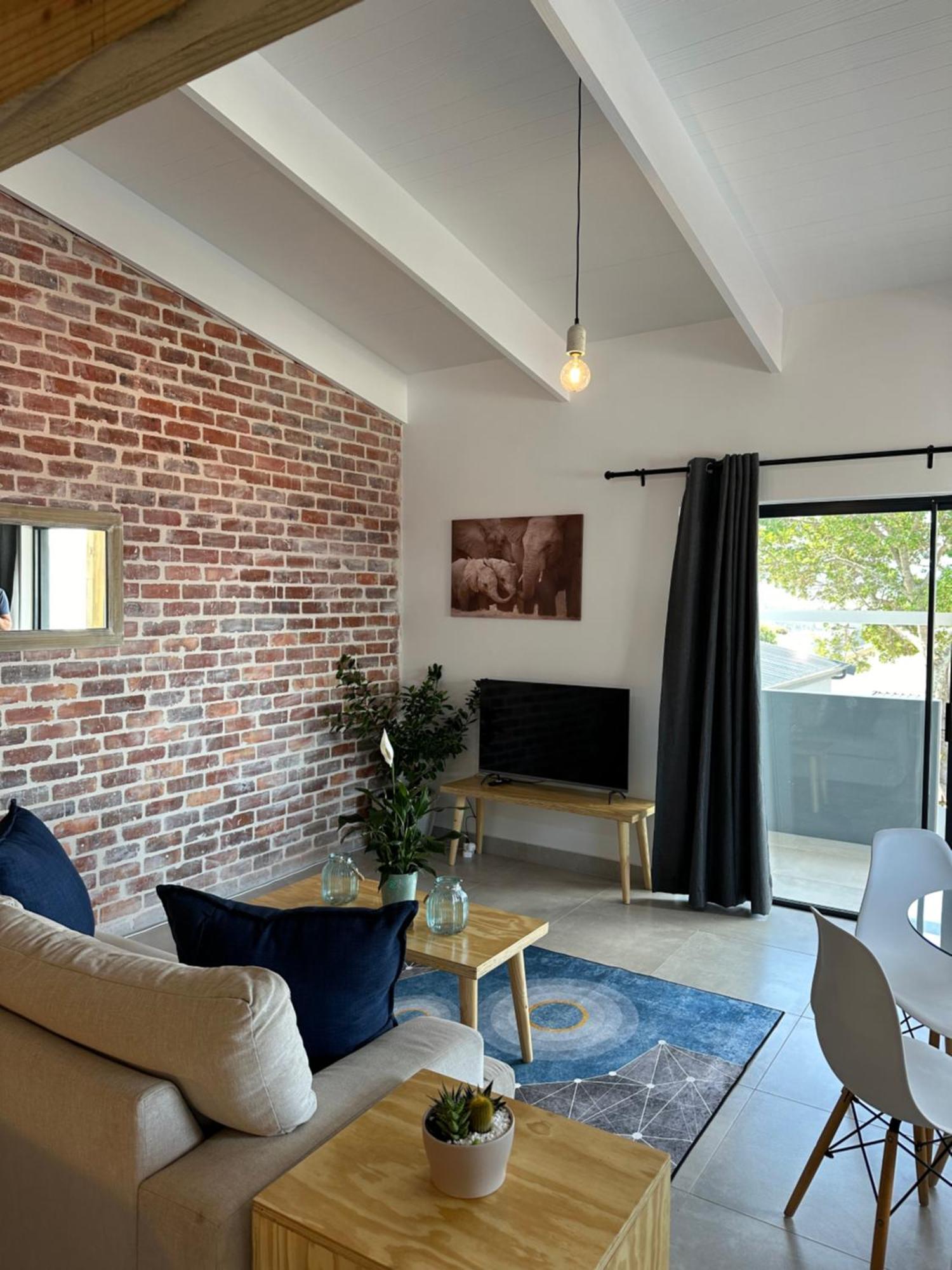Modern Apartments Downtown Plettenberg Bay Exterior photo
